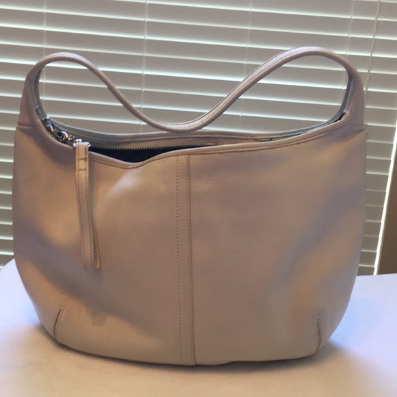 Coach Handbags - Ivory leather Coach hobo in EUC minor wear lovely